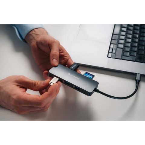 VERBATIM CMH-09 USB-C Pro 9 Bağlantı Noktalı Dock