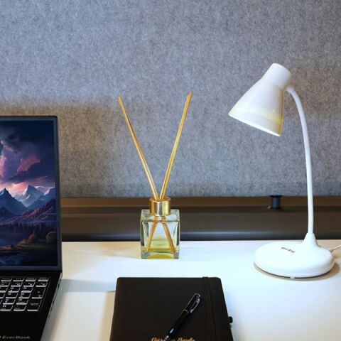 S-LINK SL-M9001 3AA Pil ve Usb Destekli Beyaz Masa Üstü 15 SMD Ledli Okuma Lambası